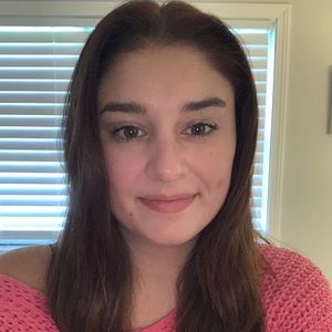 Meet your Posher, Lia